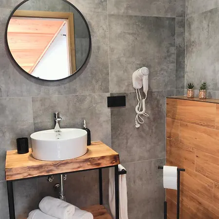 Nocleg ze śniadaniem Adamówka