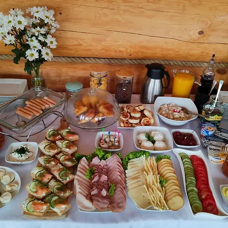 Adamowka Bed & Breakfast Skrzypne