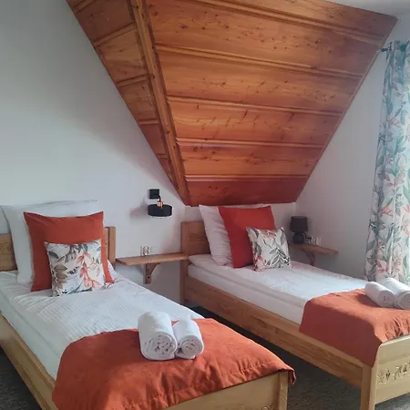 Bed & Breakfast Adamowka Skrzypne