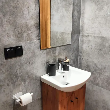 Adamowka فندق مبيت وإفطار 3*